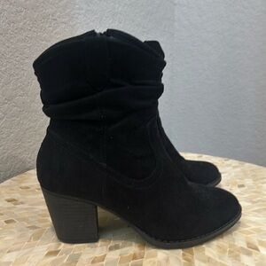 Dominique Nicole healed boots size 6.5